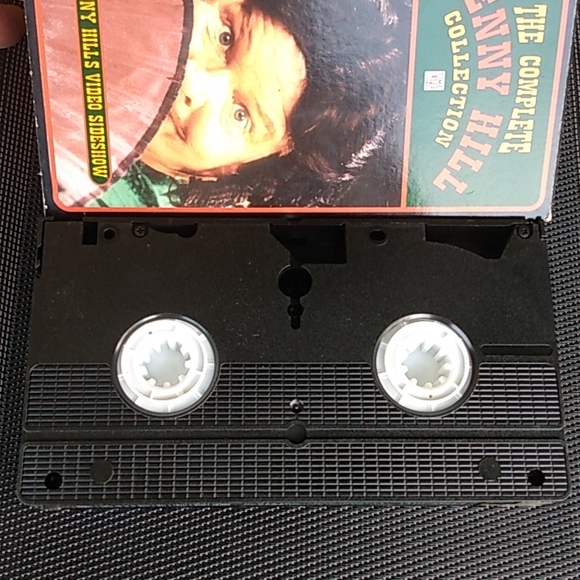 Vintage VHS Tape The Complete Benny Hill Collection - Time Life / HBO Video - Picture 6 of 7